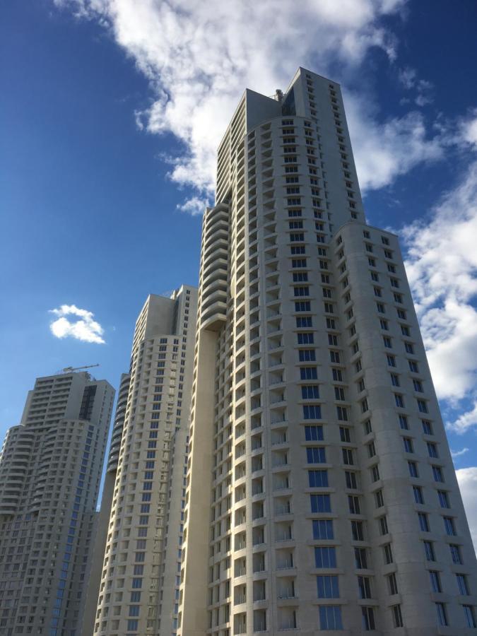 Mdm Sky Apartments Skopje Esterno foto