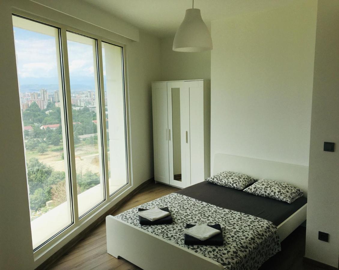 Mdm Sky Apartments Skopje Esterno foto